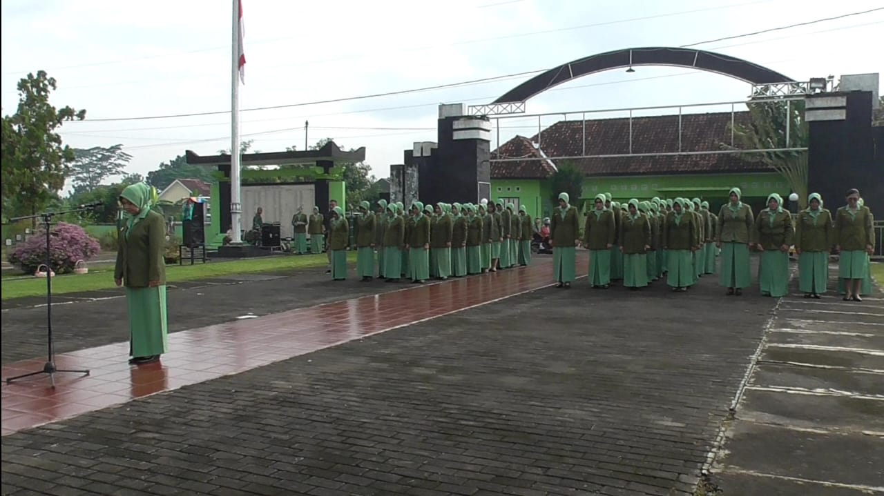 Persit Kartika Chandra Kirana Cabang XLIV Kodim 0723 Klaten Gelar Ziarah Di Taman Makam Pahlawan Ratna Bantala Klaten