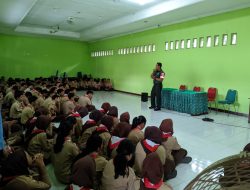 Sambangi SMA Negeri 1 Klaten, Babinsa Koramil Kebonarum Kodim Klaten Sosialisasikan Pendaftaran Calon Taruna Akademi TNI 2025