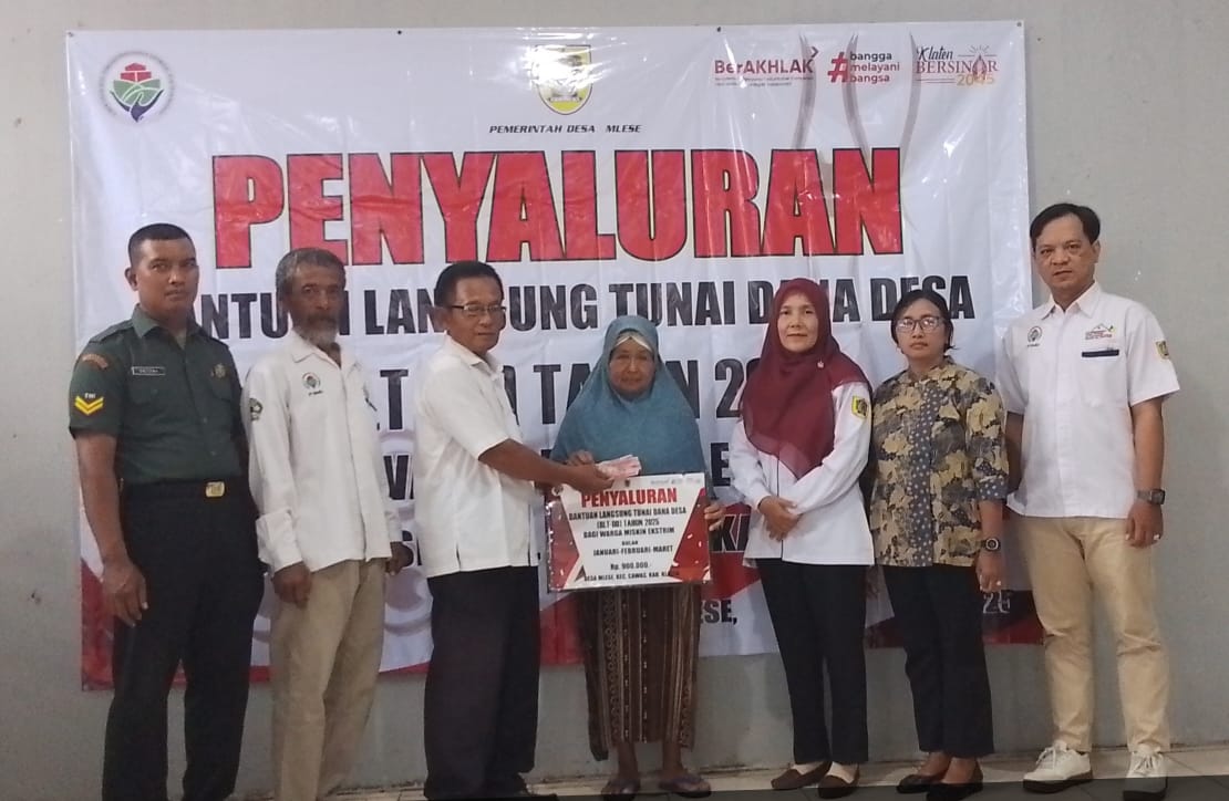 Babinsa Koramil Cawas Pantau Penyaluran BLT DD Tahun 2025 di Aula Balai Desa Mlese Klaten