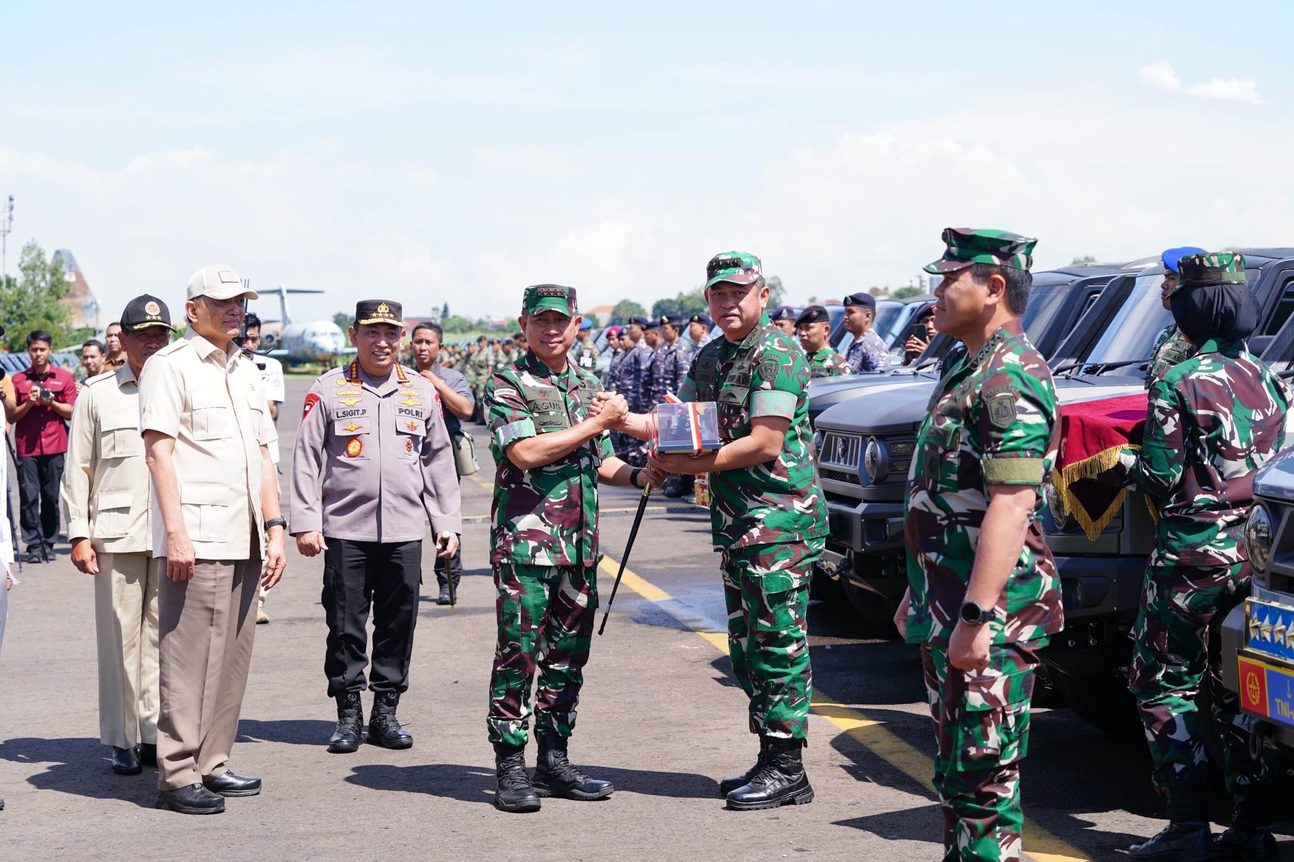 Panglima TNI Terima 650 Unit Ransus Maung dari Kemhan untuk Perkuat Pertahanan NKRI