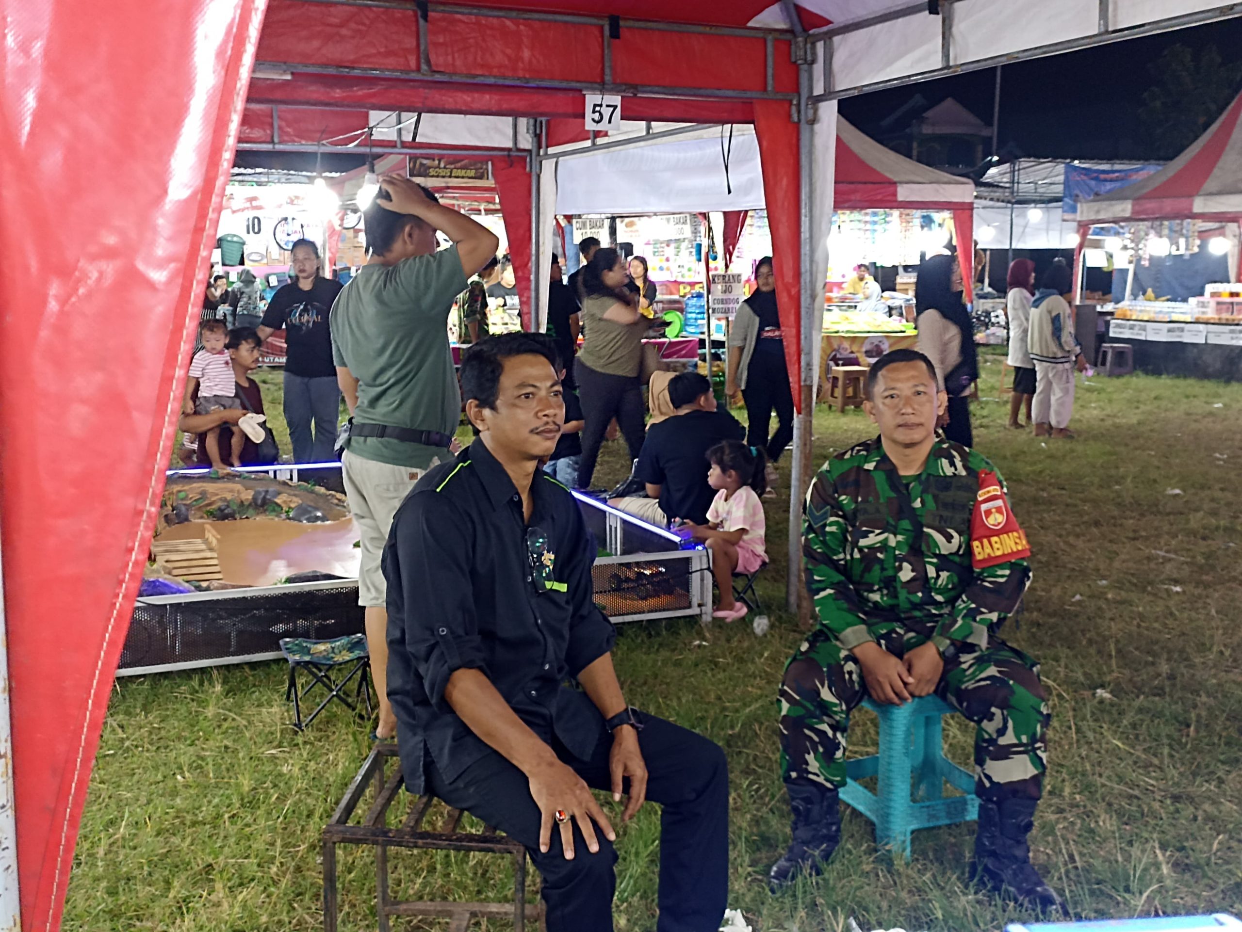 Babinsa Monitoring Pasar Malam Di Kebondalem Kidul Klaten, Wujud Dukung Hiburan Rakyat Dan Ekonomi Lokal