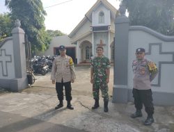 Babinsa Koramil 17/Karangdowo Bersama Bhabinkamtibmas Amankan Ibadah Kenaikan Isa Almasih GKJ Pepanthan Karangdowo Klaten