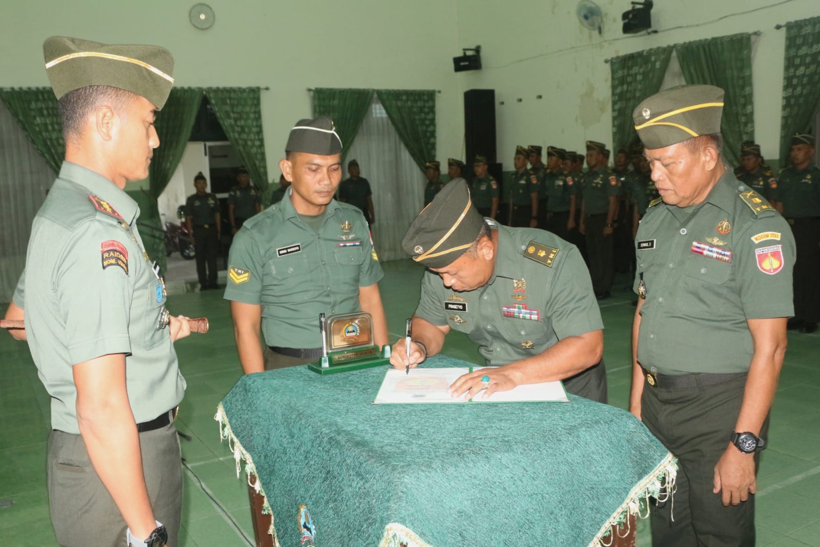 Dandim 0723/Klaten Pimpin Sertijab Kasdim Dan Wisuda Purna Tugas Prajurit