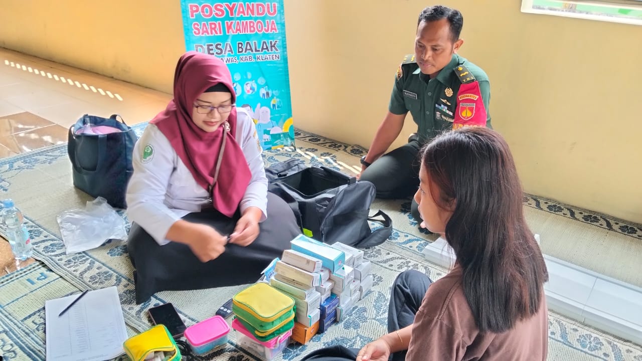 Babinsa Desa Balak Klaten Dampingi Kegiatan Posyandu Dalam Rangka Implementasi Integritas Pelayanan (ILP)