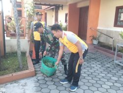 Koramil 22 Wonosari Dan Polsek Wonosari Gelar Karya Bakti Bersihkan Tempat Ibadah Di Desa Duwet Klaten