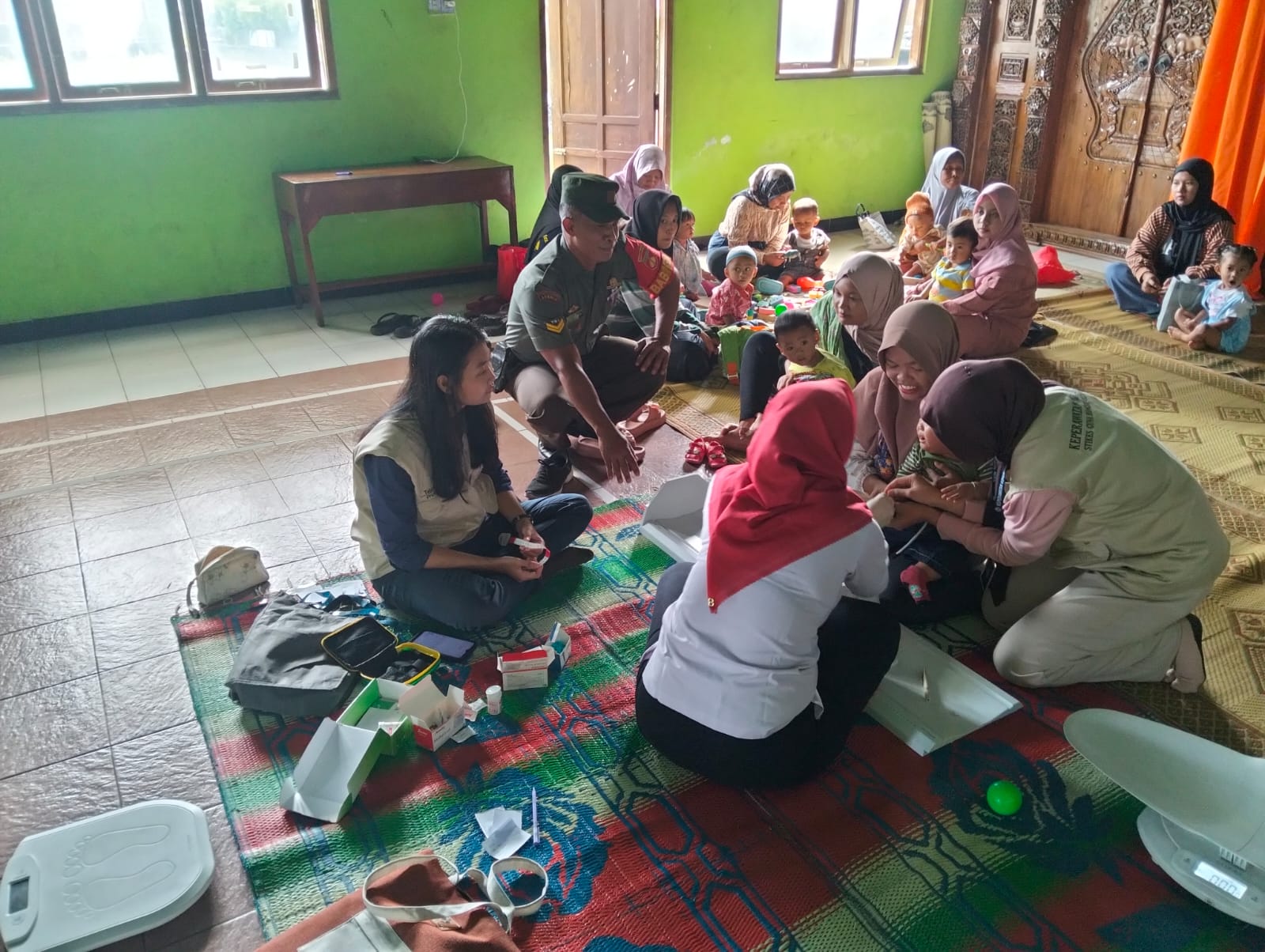 Babinsa Koramil 12/Manisrenggo Dampingi Kegiatan Posyandu Baduta Desa Kebonalas Klaten