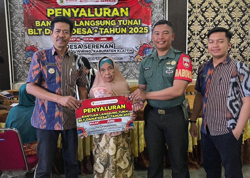 Desa Serenan Klaten Salurkan BLT Dana Desa Tahap VI Tahun 2025, Babinsa Koramil Juwiring Dampingi Penyalurannya