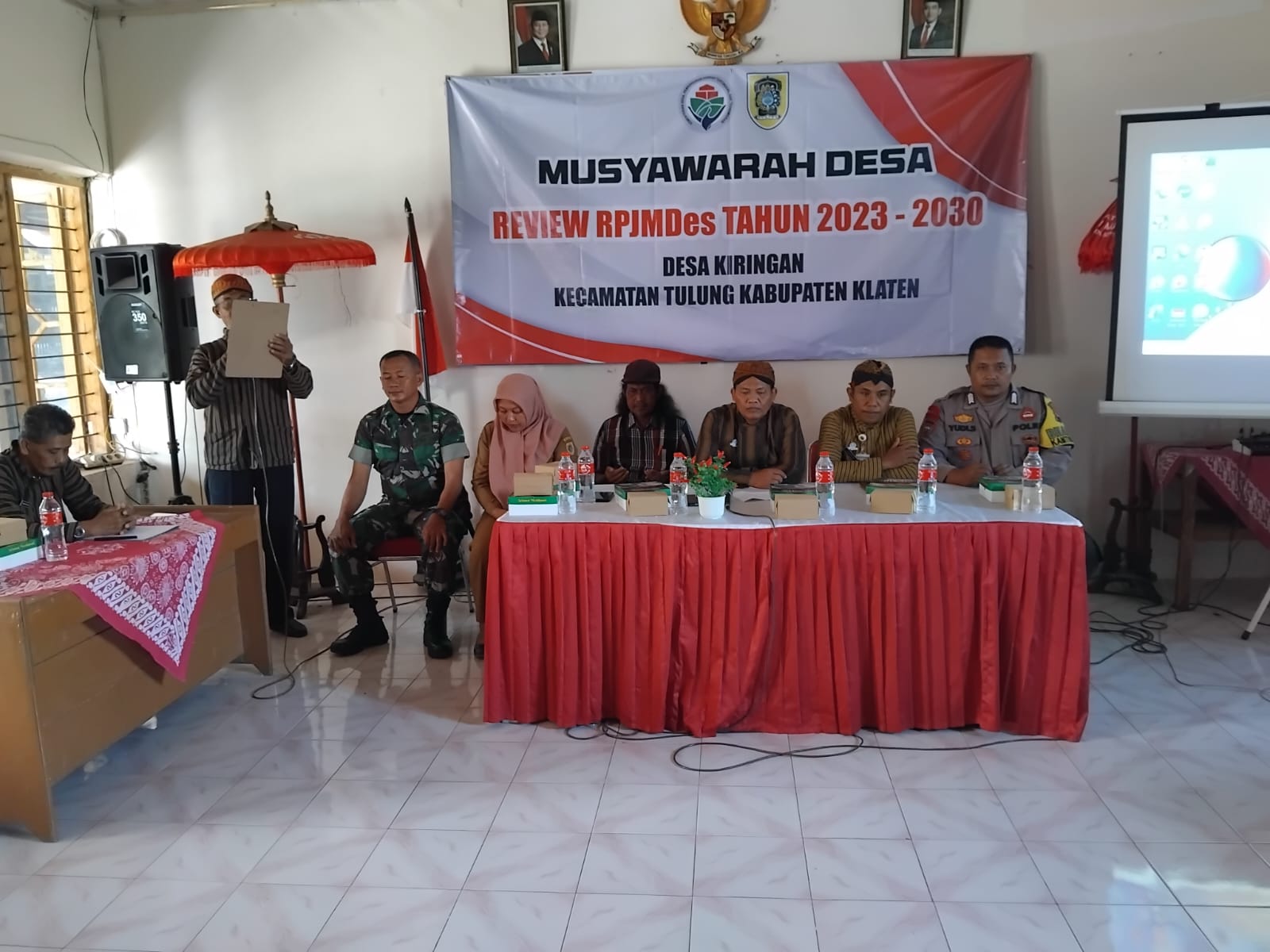 Babinsa Koramil 16/Tulung Hadiri Musyawarah Desa Kiringan Klaten Bahas Pembangunan Desa