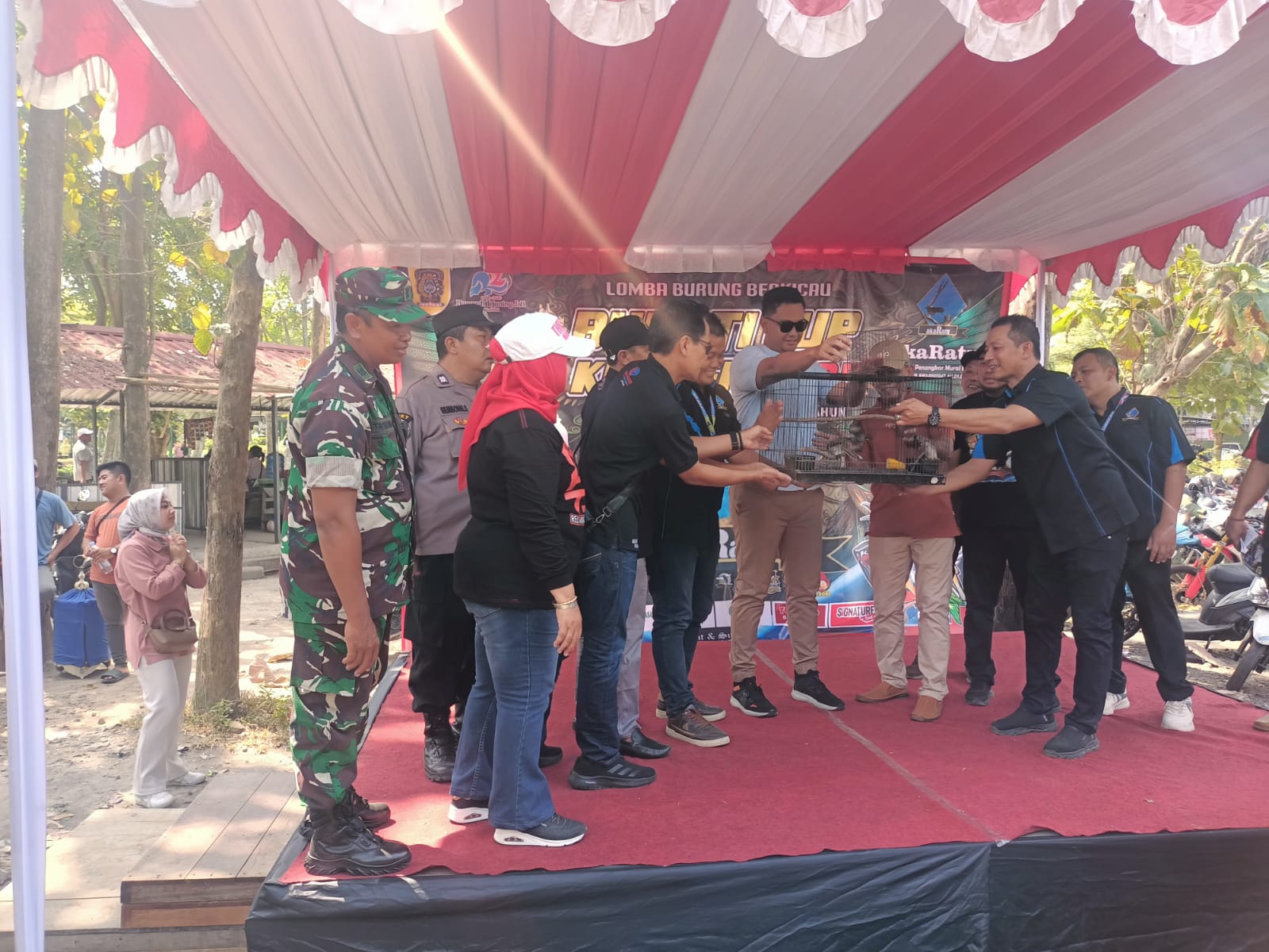 Lomba Burung Gairahkan Perayaan HUT Klaten