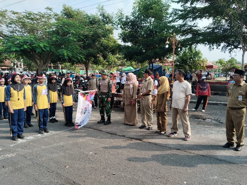 Gerak Jalan Pelajar Se-Korwil Cawas Meriahkan HUT RI Ke-80