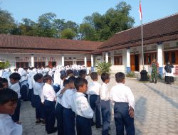 Babinsa Tulung Bentuk Generasi Muda Berdisiplin Dan Cinta Tanah Air Di MIM Beji Klaten