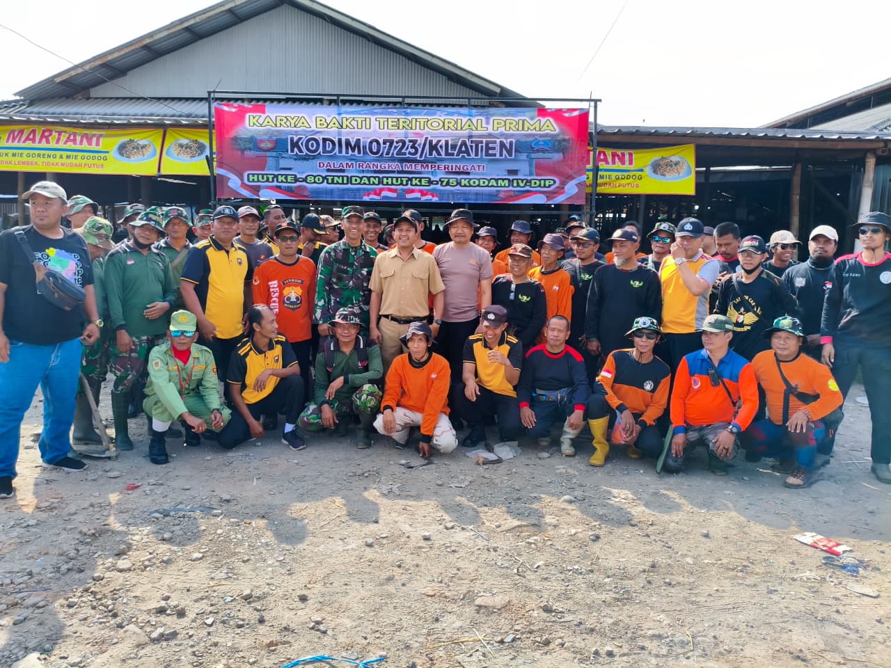 Karya Bakti Teritorial Prima Di Pasar Keden Pedan Klaten, TNI Teguhkan Komitmen Bersama Rakyat