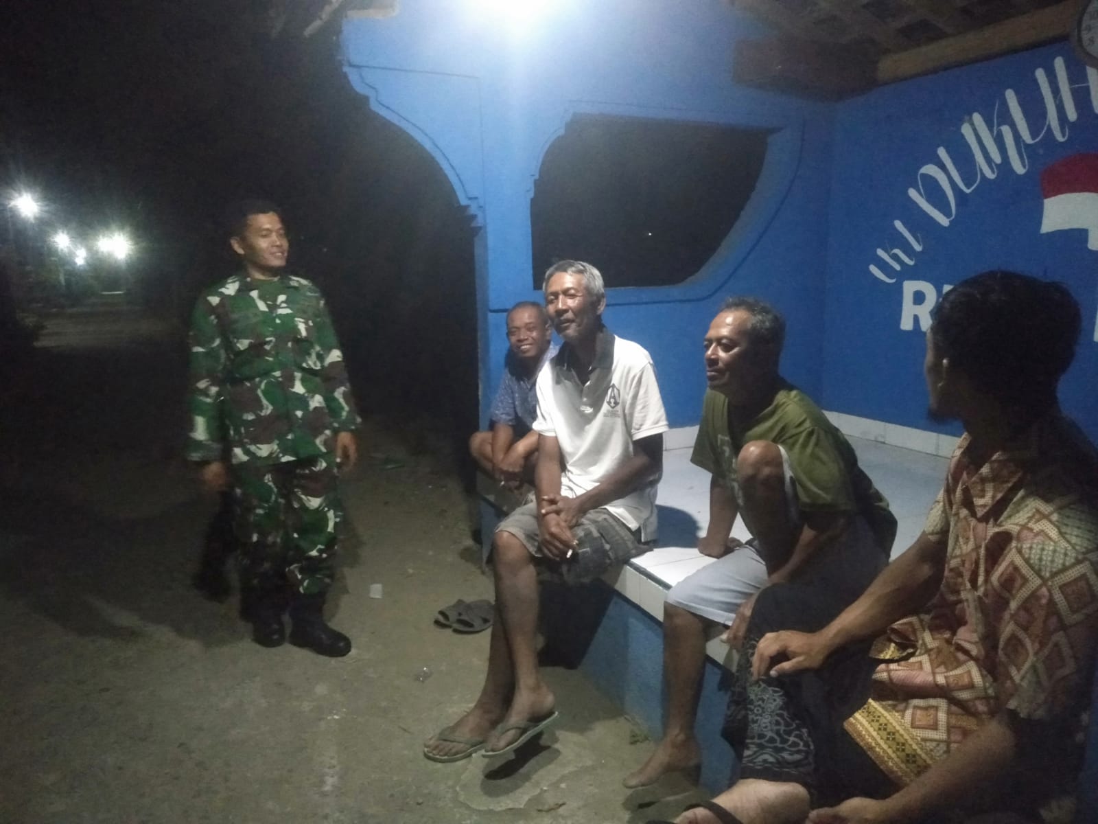 Patroli Wilayah Babinsa Desa Beteng Jatinom Klaten Wujud Pengabdian TNI Untuk Rakyat