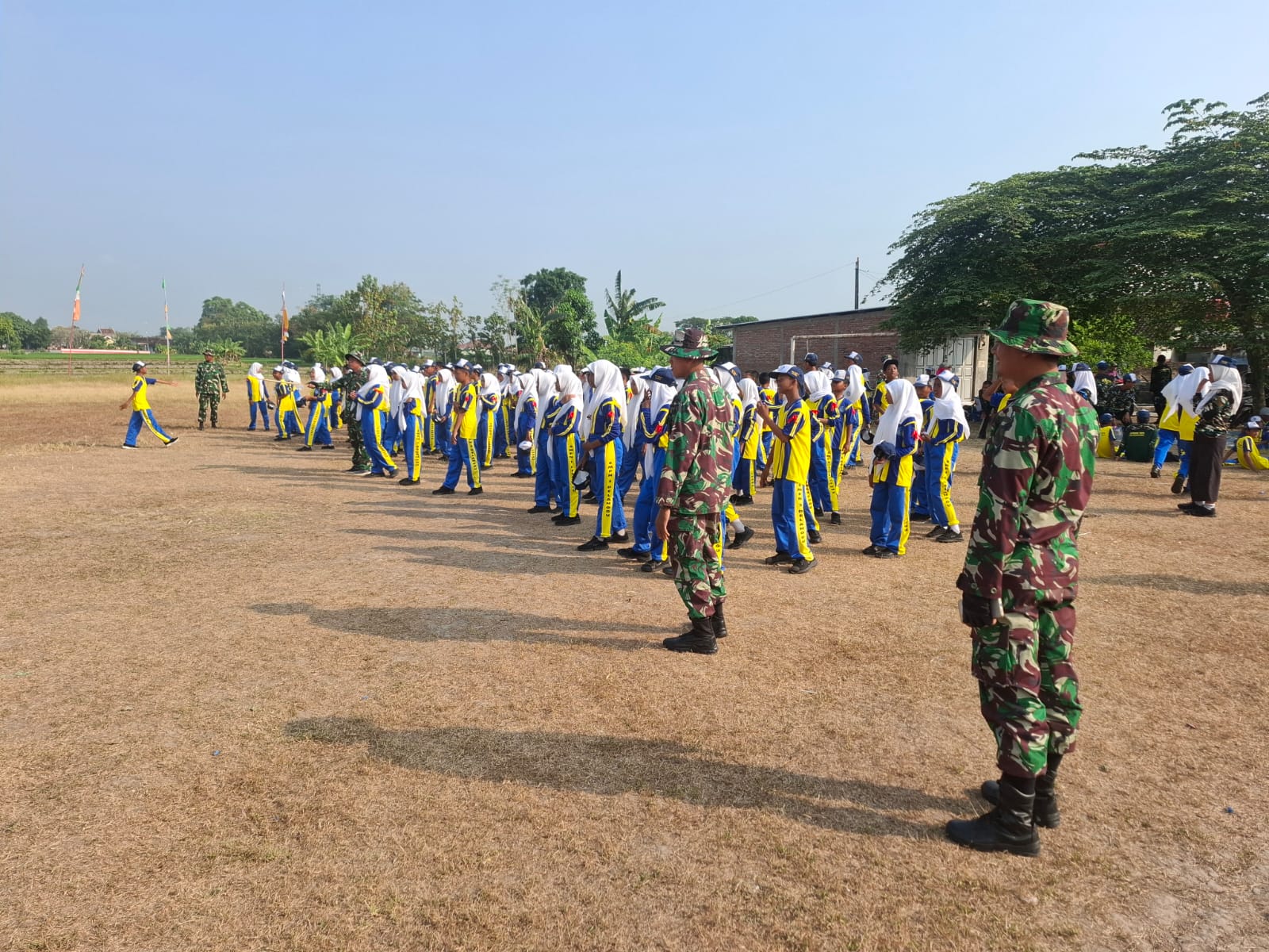Babinsa Koramil 03/Delanggu Beri Pelatihan Bela Negara Dan PBB di SMPN 2 Delanggu Klaten
