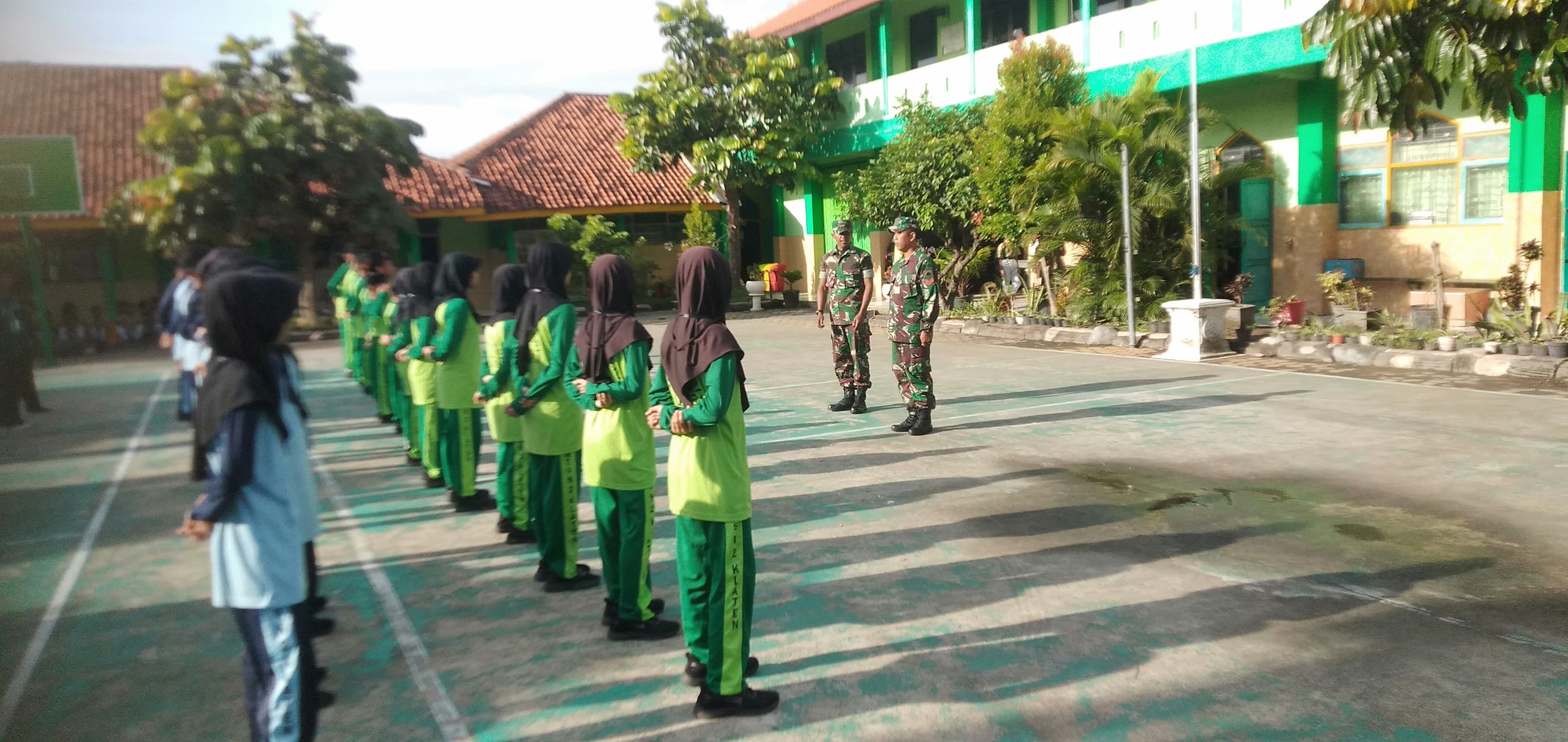 Koramil 01/Kota Klaten Dorong Pembentukan Karakter Dan Kepemimpinan Pelajar MTs N 2 Klaten