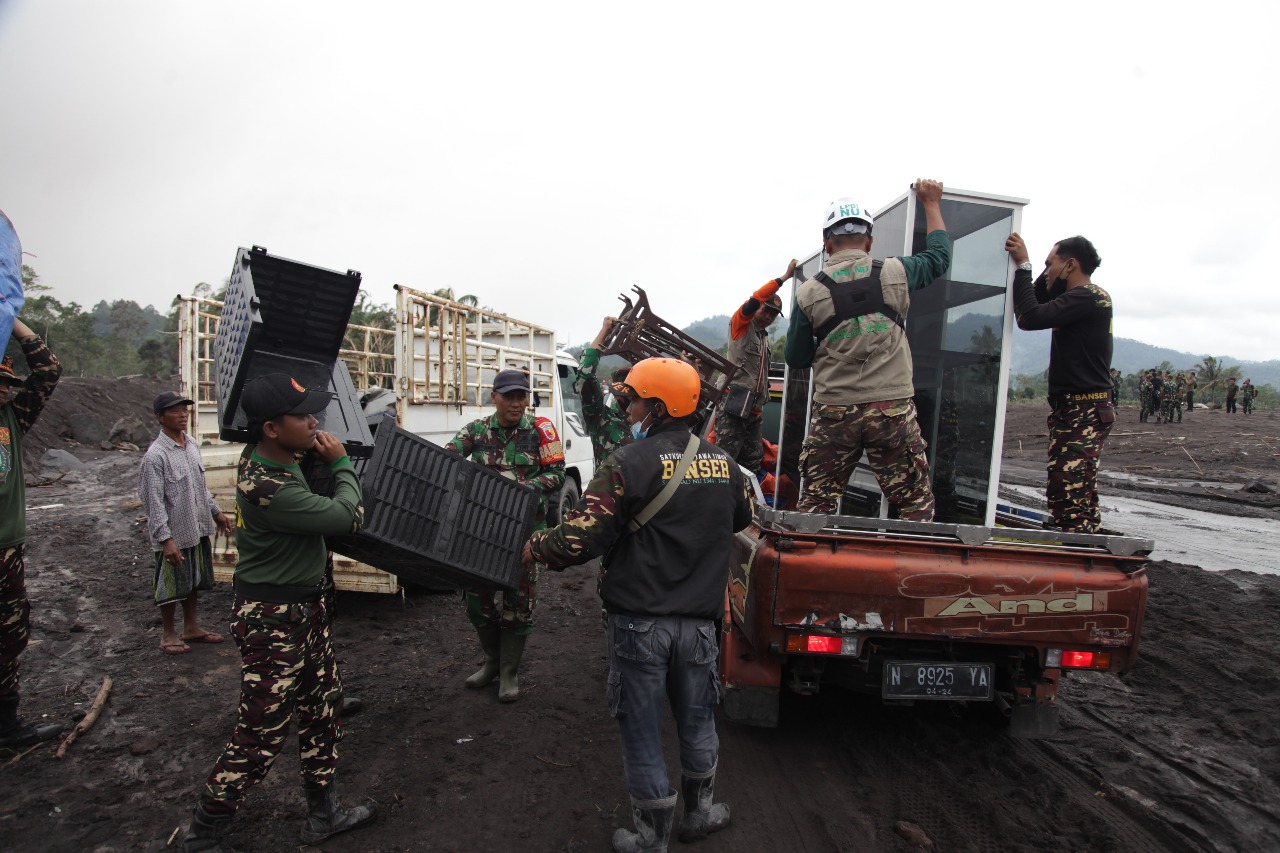 TNI Perkuat Respons Penanggulangan Bencana, Pastikan Penanganan Dampak Erupsi Semeru Berjalan Cepat Dan Terkoordinasi