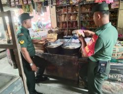 Sambangi Pasar Taji Klaten, Babinsa Koramil Prambanan Cek Harga Sembako