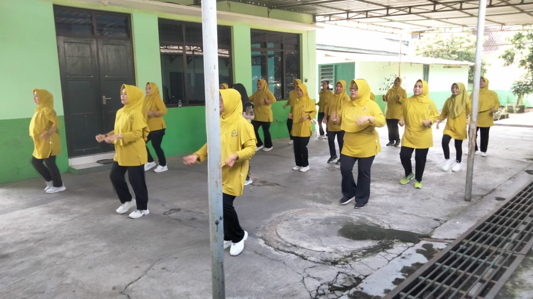  Jaga Kebugaran, Persit Koramil Wonosari Gelar Senam Aerobik