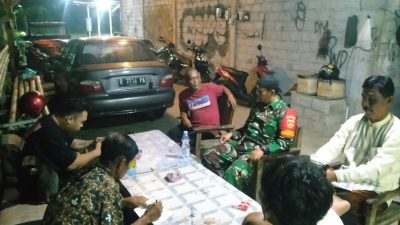 Perkuat Kebersamaan, Babinsa Jimbung Klaten Ajak Warga Jaga Lingkungan Dan Soliditas