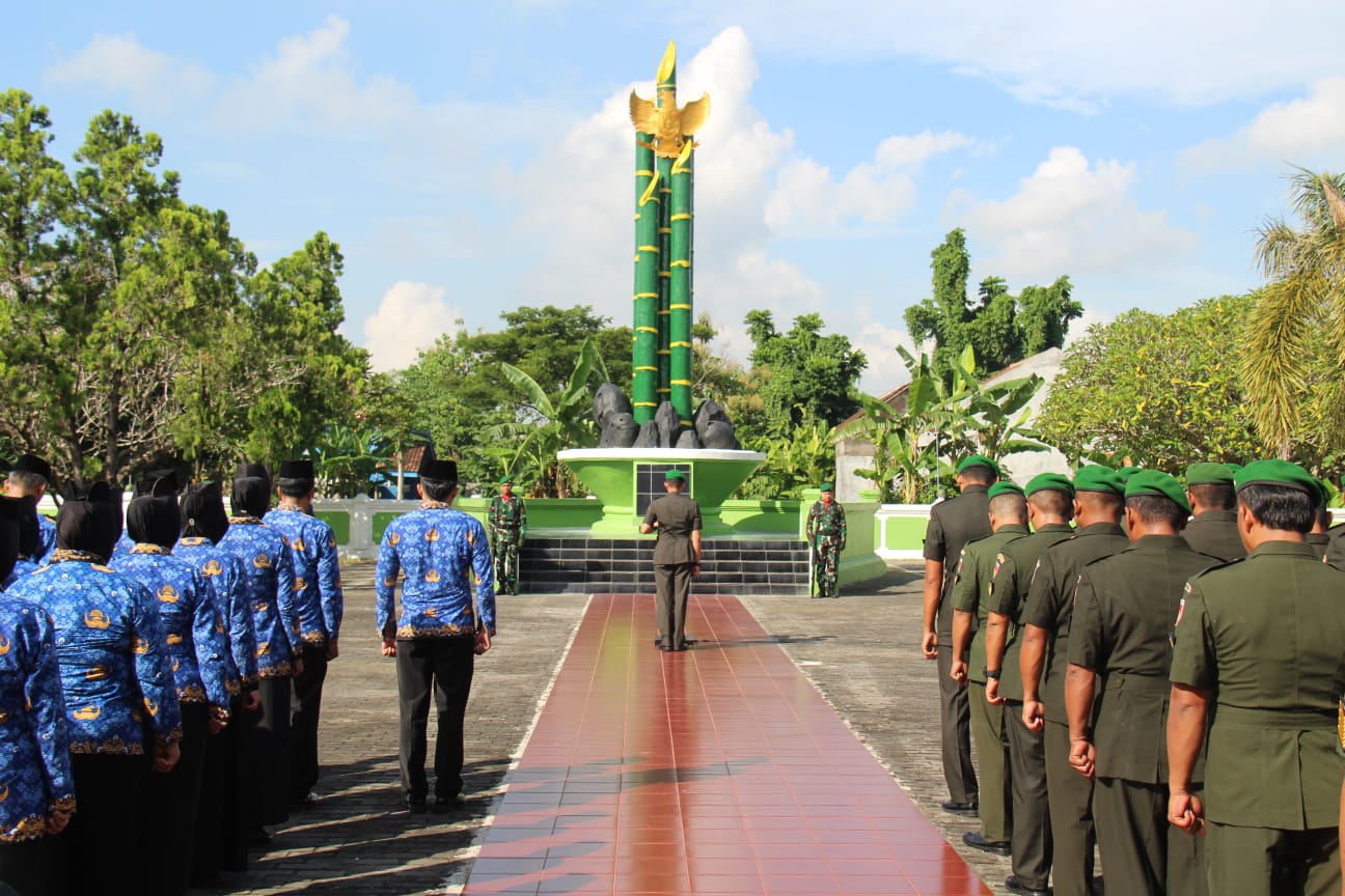 Kodim 0723/Klaten Ziarah Rombongan Di TMP Ratna Bantala Peringati Hari Juang TNI AD Tahun 2025