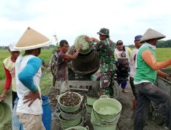 Gotong Royong TNI Dan Warga Warnai Betonisasi Jalan Pertanian Desa Mlese Klaten Pada KBMKB Ke-32 TA 2026