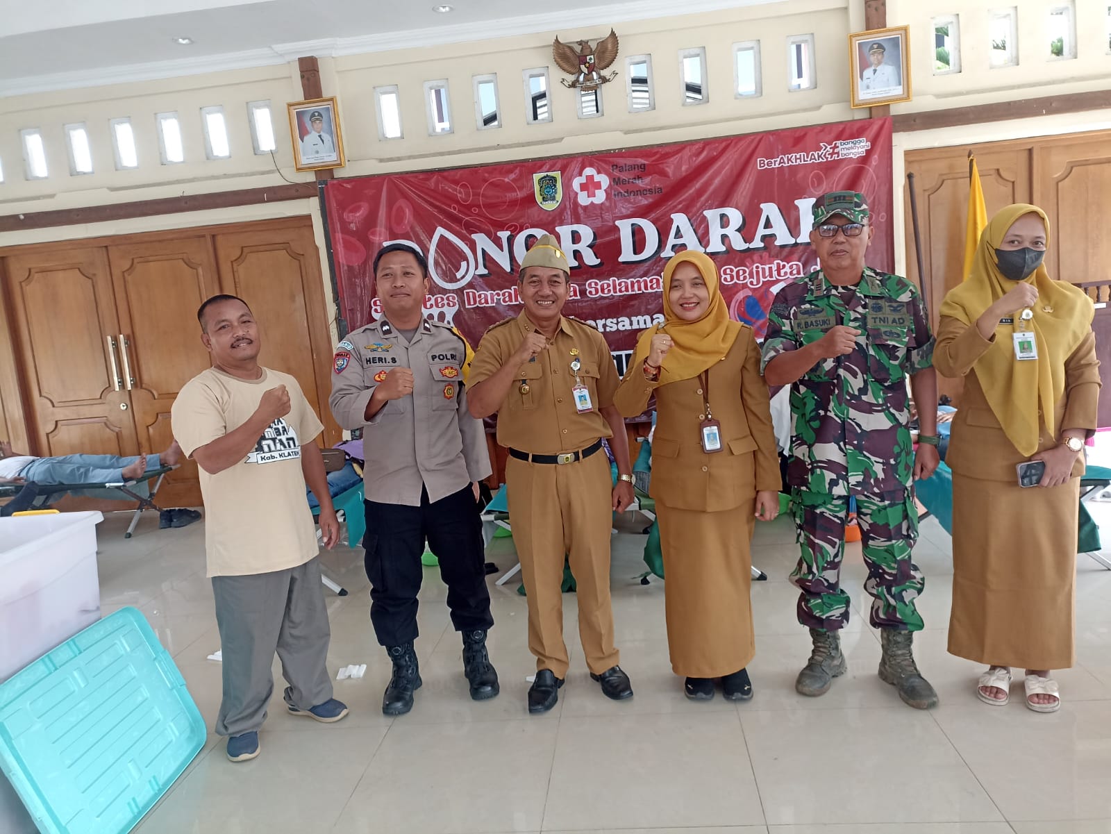 Danramil 09/Prambanan Klaten Bersama Babinsa Ikuti Donor Darah Wujud Solidaritas Kemanusiaan