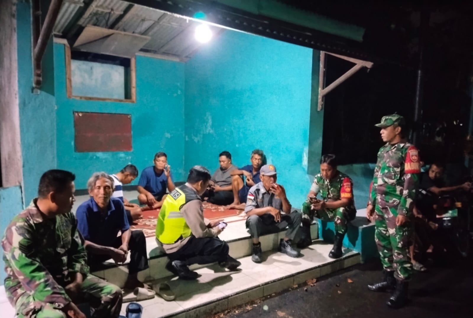 Sinergitas TNI-Polri Dan Komduk, Koramil 09/Prambanan Gelar Patroli Humanis Di Kemudo Klaten