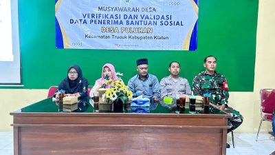 Babinsa Koramil 19/Trucuk Hadiri MUSDES Verifikasi dan Validasi Bansos Desa Puluhan Klaten