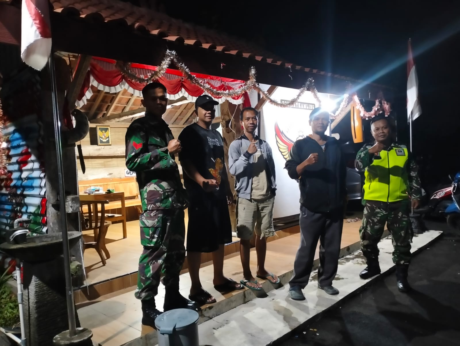 Babinsa Desa Sekarsuli Klaten Sambangi Dan Monitoring Pos Ronda, Perkuat Kamtibmas Wilayah