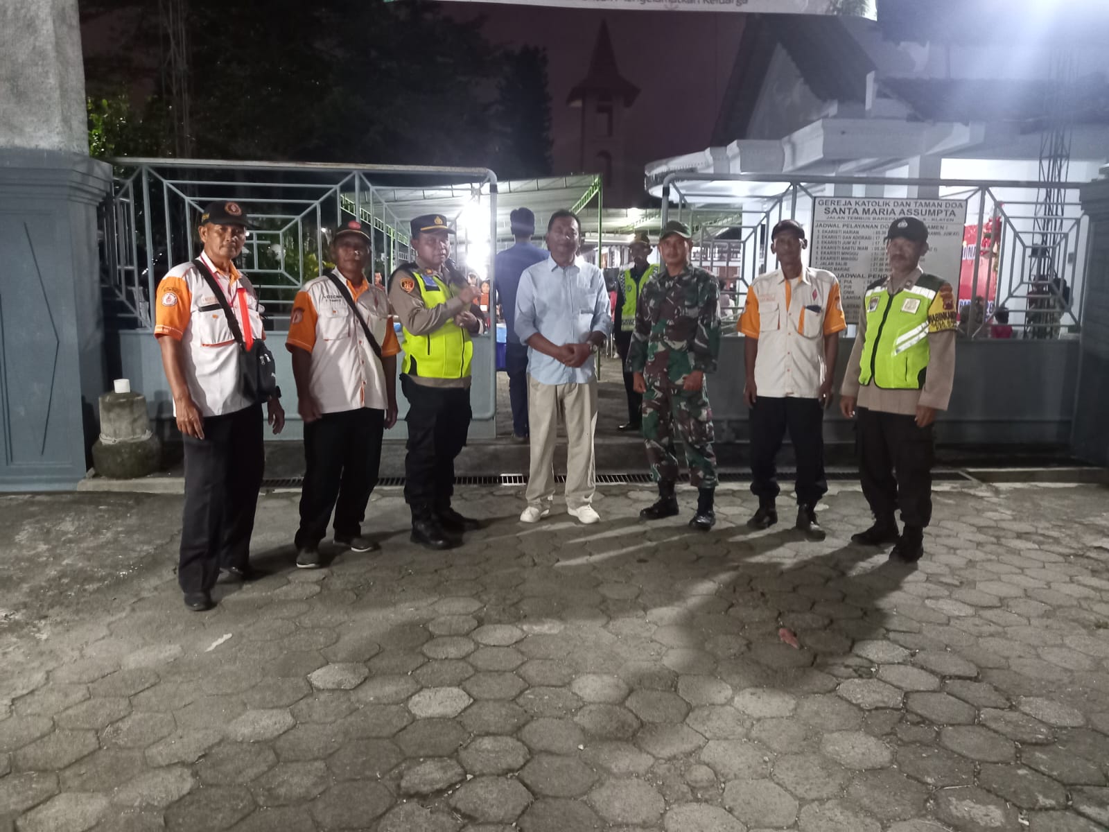 Bati Tuud Koramil 20/Cawas Bersama Muspika Sambangi Pos Kamling Desa Nanggulan Klaten