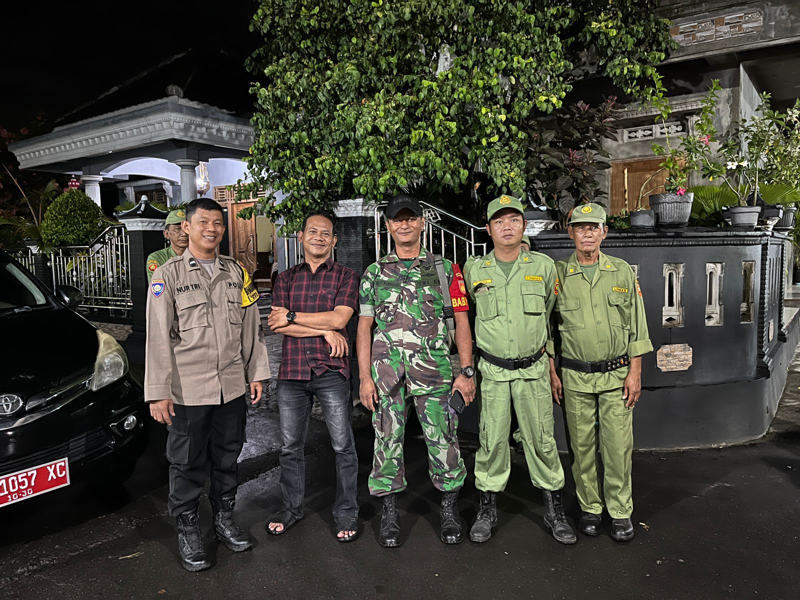 Babinsa Koramil Pedan Bersama Bhabinkamtibmas Dan Linmas Desa Sobayan Gelar Patroli Malam