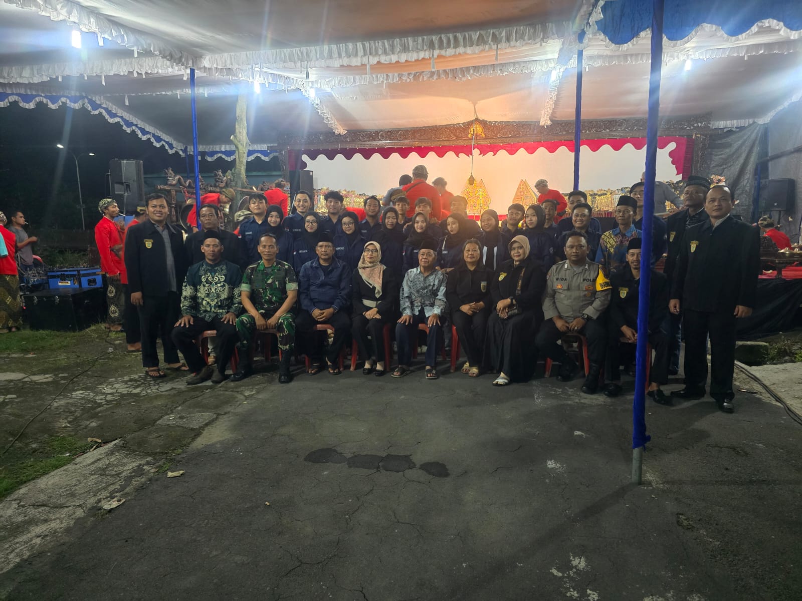 Babinsa Karanganom Hadiri Tradisi Sadranan Dan Pagelaran Wayang Kulit Di Klaten Utara