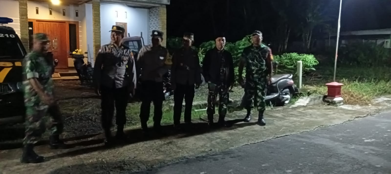 Sinergitas TNI–Polri Dan Banser, Patroli Gabungan Jaga Kamtibmas Di Karangnongko Klaten