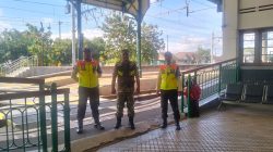 Babinsa Kodim 0723/Klaten Perkuat Pengamanan Di Stasiun Delanggu Saat Lebaran