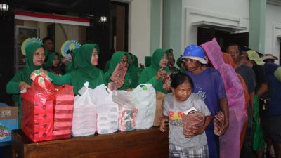 Perkuat Kebersamaan Di Bulan Suci, Kodim 0723/Klaten Dan Persit Berbagi Takjil