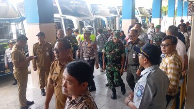 Bupati Klaten Bersama Forkopimda Tinjau Ramcek Armada Bus Dan Kesehatan Kru Di Terminal Ir. Soekarno