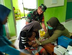 Babinsa Kodim Klaten Dampingi ORI Campak Di Desa Balak, Upaya Cepat Tangani KLB
