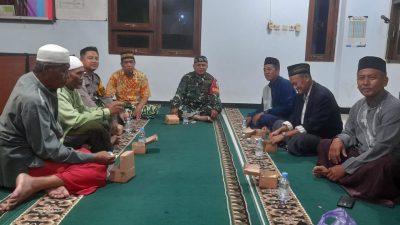 Babinsa Desa Kraguman Tarawih Keliling Bersama Muspika Jogonalan Klaten Babinsa Desa Kraguman Tarawih Keliling Bersama Muspika Jogonalan Klaten