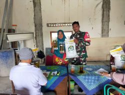 Pendampingan Penyaluran Sembako oleh Babinsa Desa Japanan, Wujud Dukungan Ketahanan Pangan Nasional