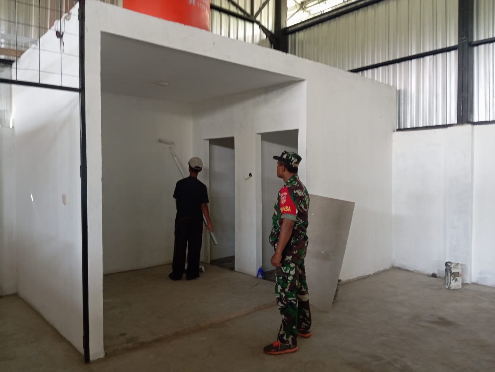 Babinsa Monitoring Pembangunan KDKMP, Pastikan Progres Sesuai Rencana