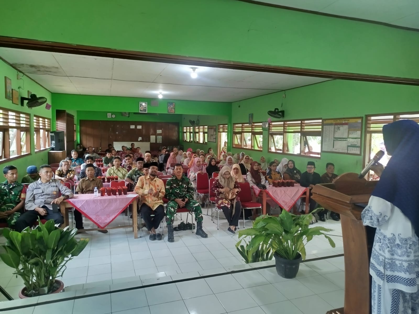 Danramil 06/Kebonarum Hadiri Halal Bihalal SMP N 7 Klaten, Perkuat Sinergi dengan Dunia Pendidikan