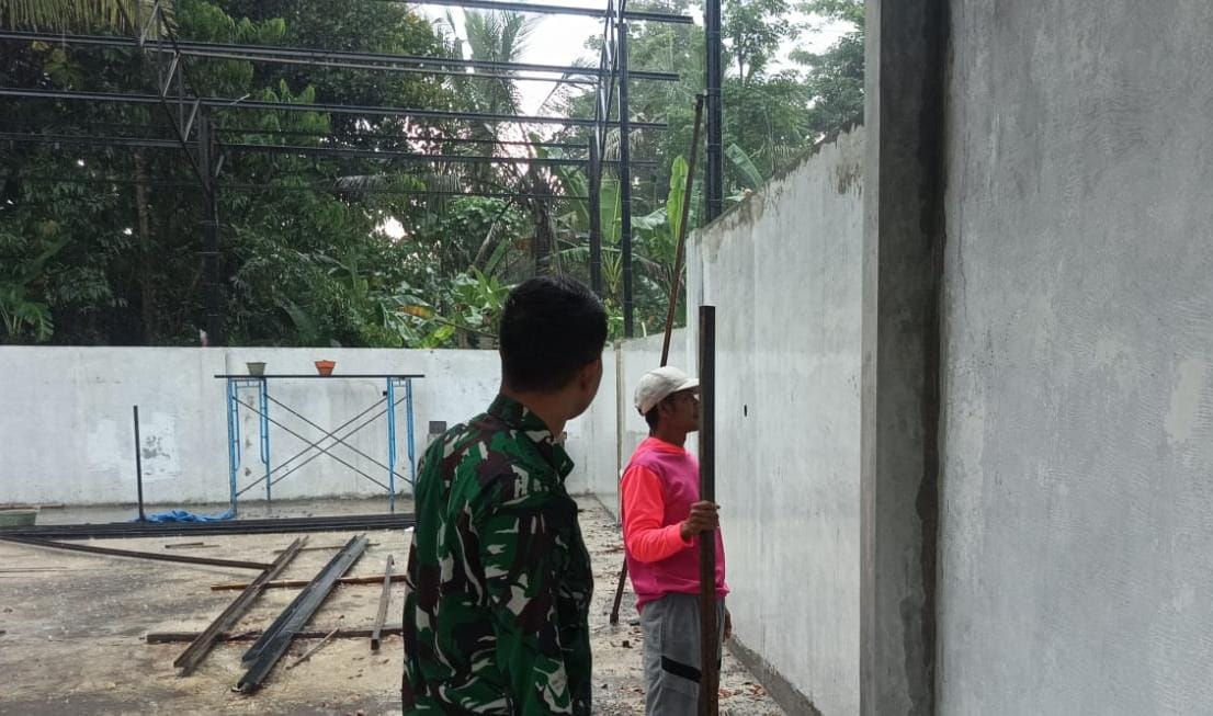 Babinsa Kodim Klaten Pantau Pembangunan Koperasi Desa
