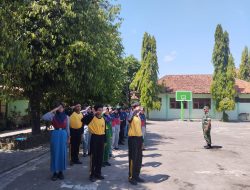 Babinsa Kebonarum Latih PBB Dasar Di SMP N 7 Klaten, Bentuk Disiplin Dan Karakter Siswa