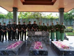 Dandim 0723/Klaten Hadiri Ziarah Rombongan HUT Ke-60 Korem 074/Warastratama di TMP Kusuma Bhakti Jurug