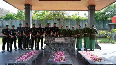 Dandim 0723/Klaten Hadiri Ziarah Rombongan HUT Ke-60 Korem 074/Warastratama di TMP Kusuma Bhakti Jurug