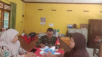 Dukung Pembinaan Generasi Muda, Babinsa Koramil 23/Ceper Pererat Komunikasi Dengan Guru SDN 1 Kuncen