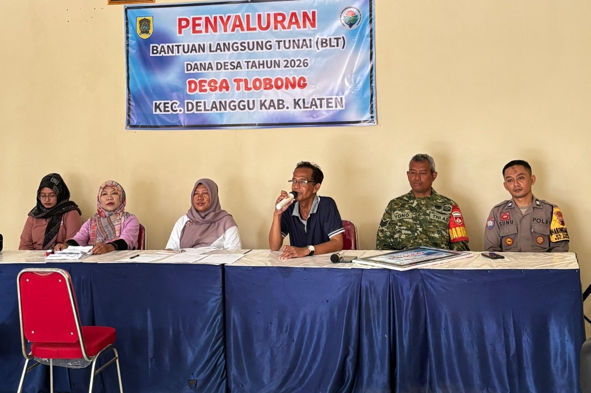 Penyaluran BLT-DD Tahap IV April 2026 di Desa Tlobong Berjalan Lancar, Babinsa Lakukan Monitoring