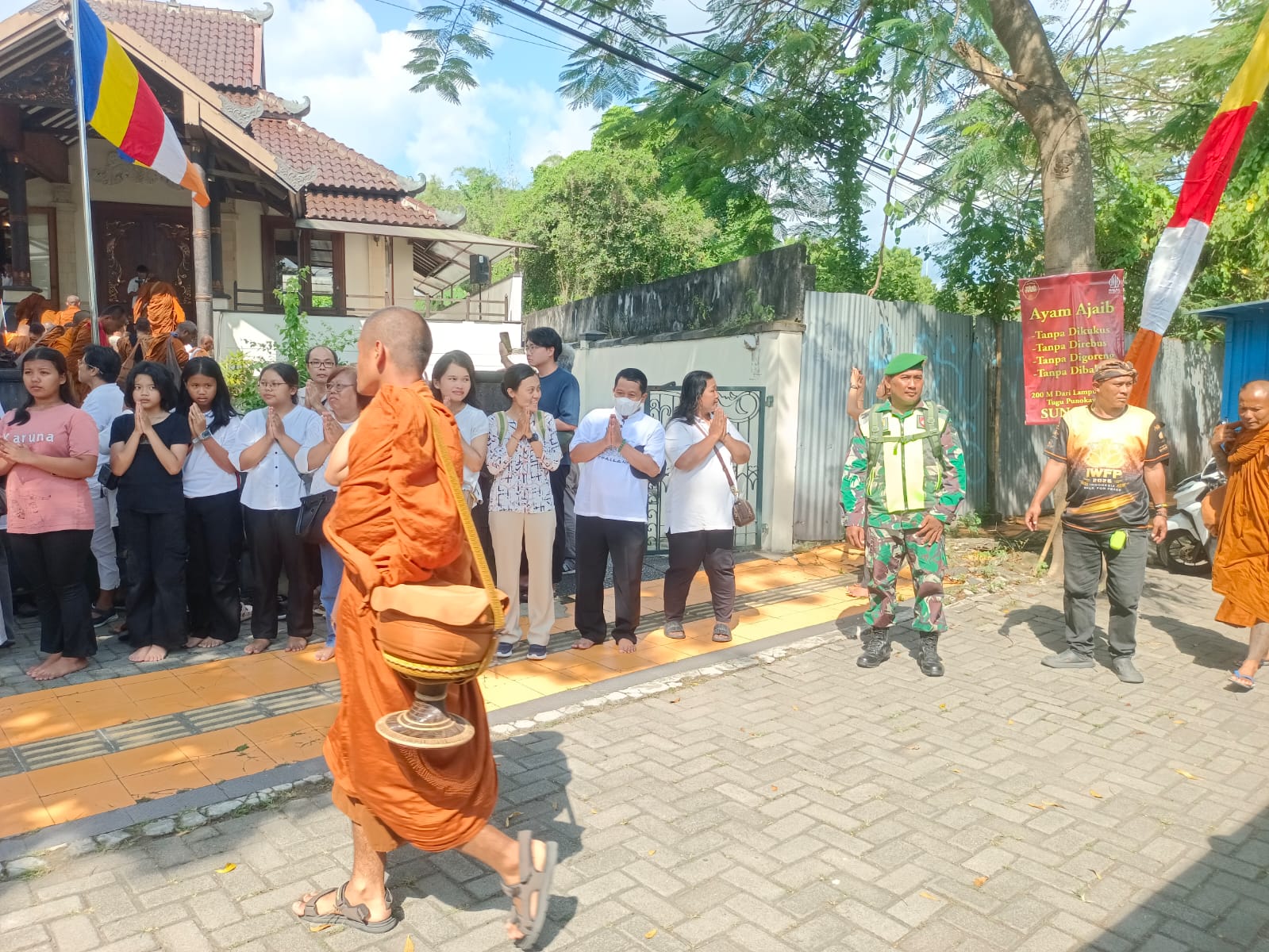 Sambut Hari Raya Waisak, Bhikkhu Thudong IWFP 2026 Disambut Hangat Di Klaten