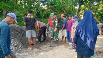 Babinsa Dan Warga Desa Burikan Kompak Bangun Akses Jalan Jembatan Garuda