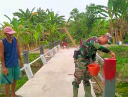 Jembatan Garuda Di Cat Babinsa Koramil Cawas Bersama Warga
